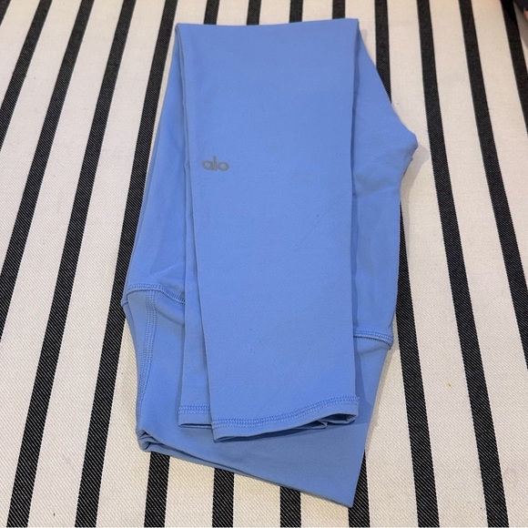 ALO Yoga Pants - Alo airbrush 7/8 leggings in Marina Size S